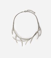 Collier argenté, unisexe, inspiré de la forme des branches.